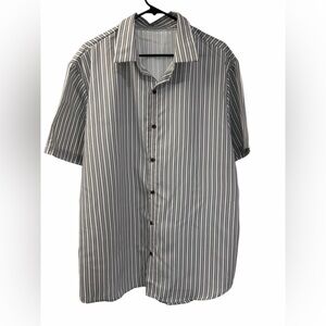 NWT✨Men’s Gray Pinstripe Short Sleeve Button-Up Shirt Size XXL